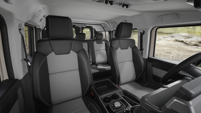 INEOS-Grenadier---5-seat---LHD---Interior-rear657e72d33cb3c596.jpeg