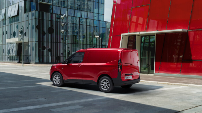 2023 FORD TRANSIT COURIER EXTERIOR 01